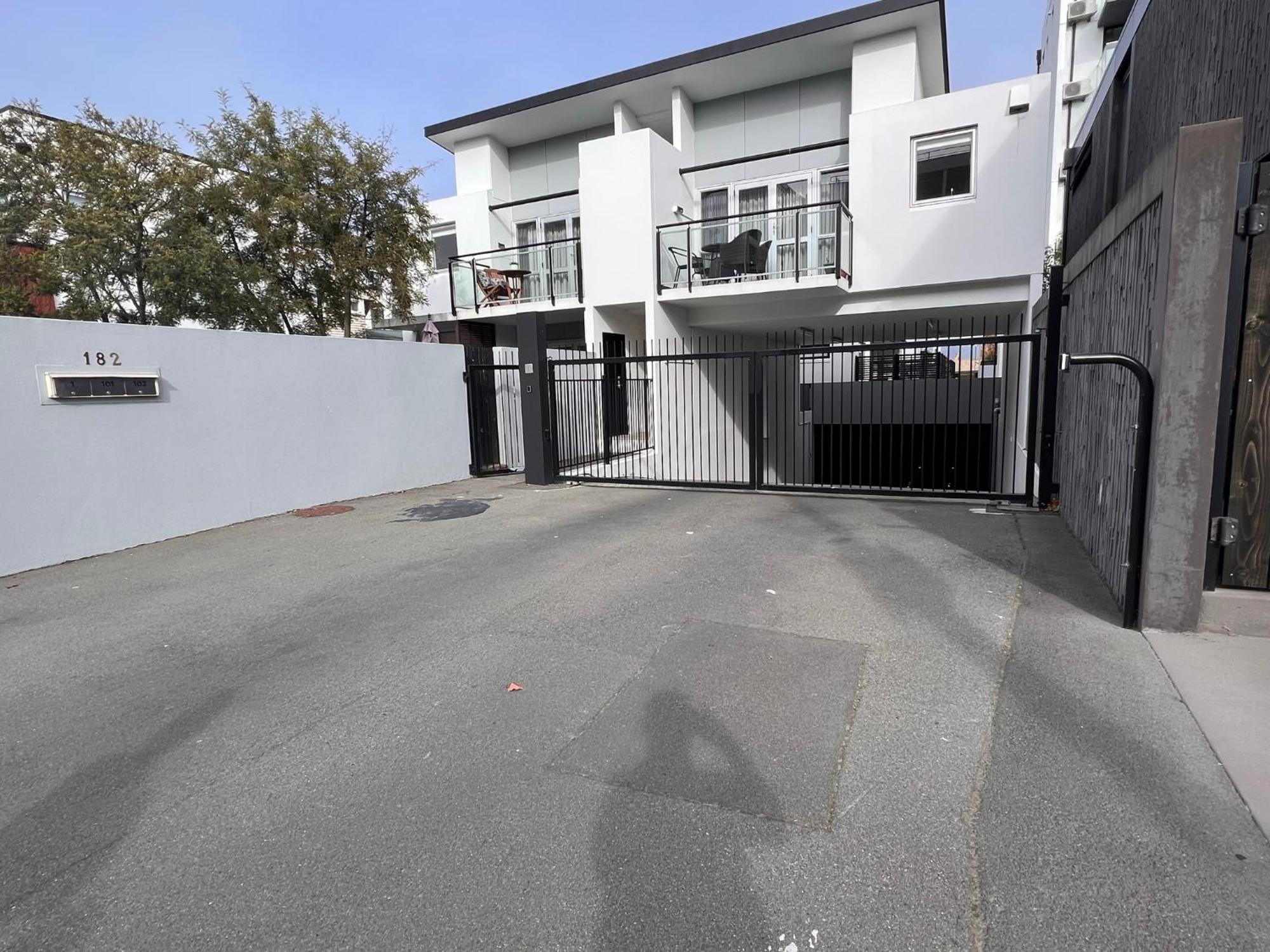 Latimer Loft - Christchurch Holiday Homes Ngoại thất bức ảnh
