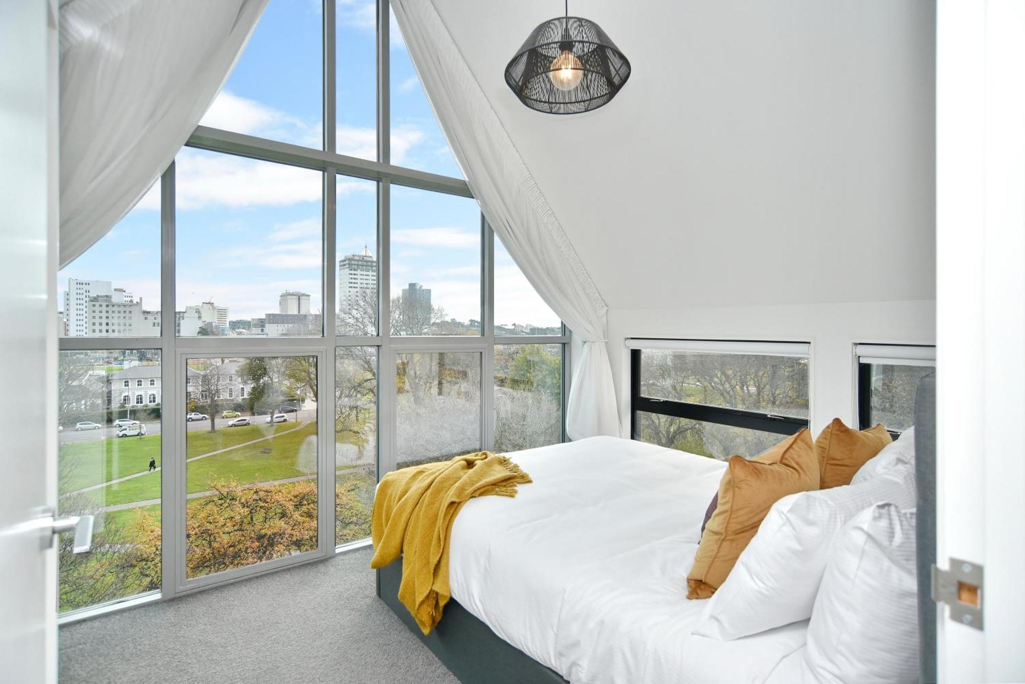 Latimer Loft - Christchurch Holiday Homes Ngoại thất bức ảnh