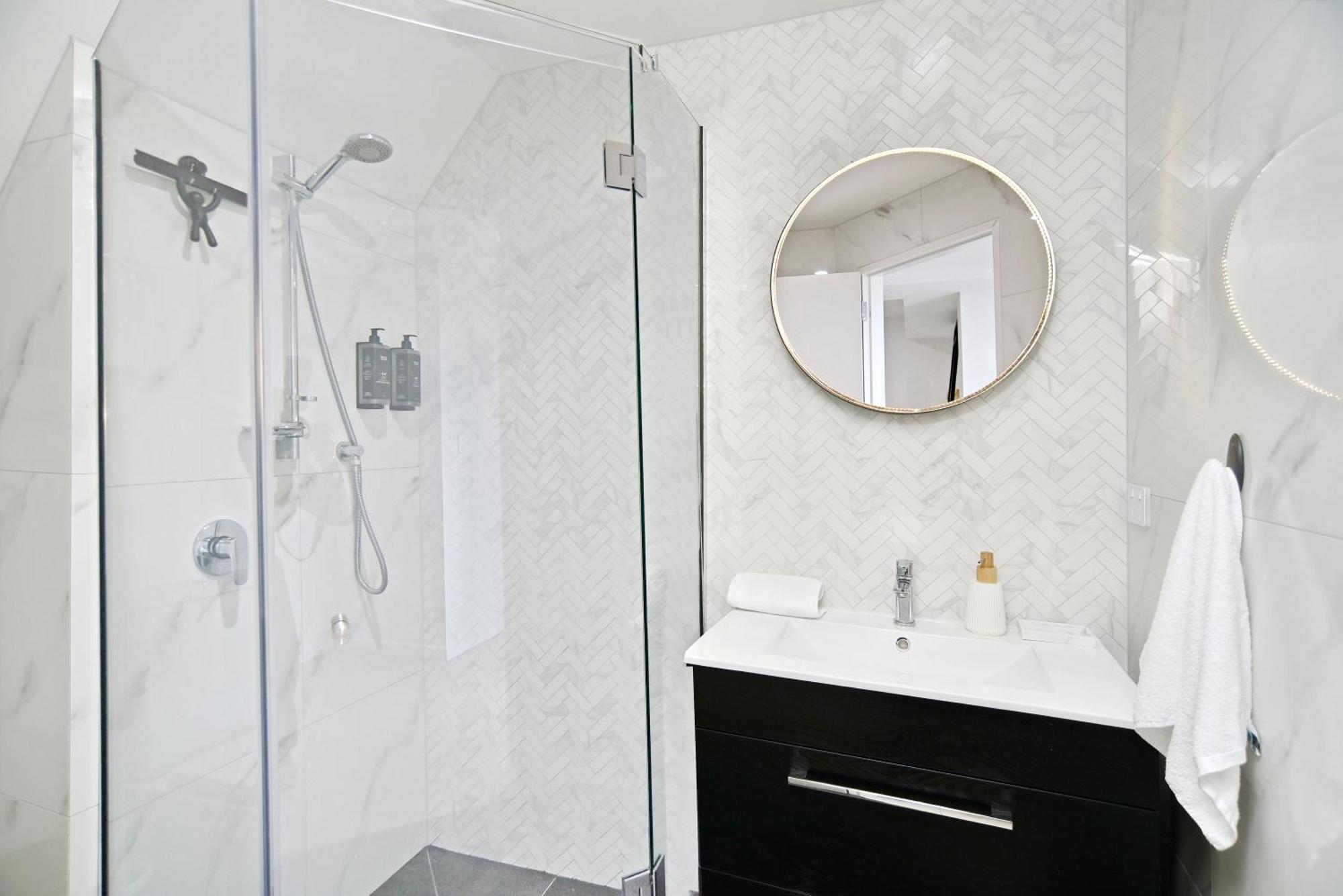 Latimer Loft - Christchurch Holiday Homes Ngoại thất bức ảnh